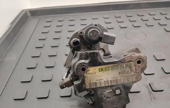 Mercedes-Benz GLK (X204) Fuel injection high pressure pump A6420700801 0445010210 69393