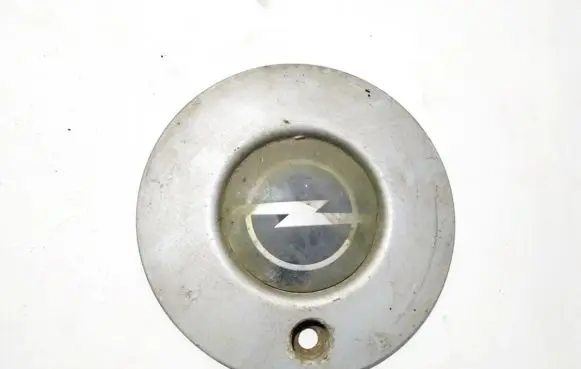 Opel Omega B1 Original wheel cap 90445782 90445783