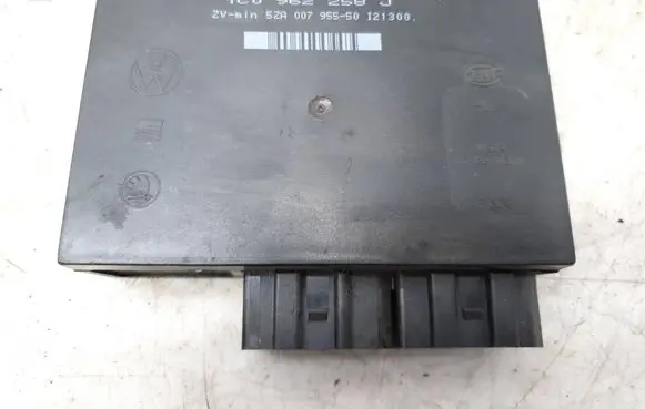 Volkswagen Golf IV Comfort/convenience module 1C0962258J 5ZA00795550