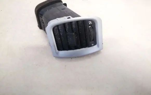 Skoda Fabia Mk2 (5J) Dash center air vent grill 5j0819701
