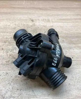 BMW 5 E60 E61 Thermostat/thermostat housing 7536655 7549476