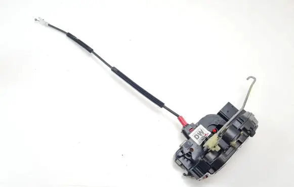 Chevrolet Orlando Front door lock 13578275