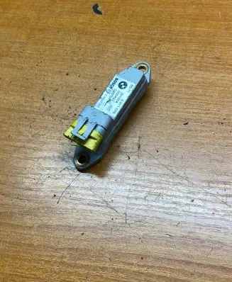 BMW 3 E46 Airbag deployment crash/impact sensor 6911038 291004 0285002064