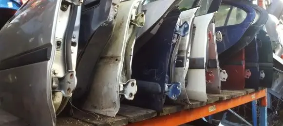 Mazda 626 Front door baltos