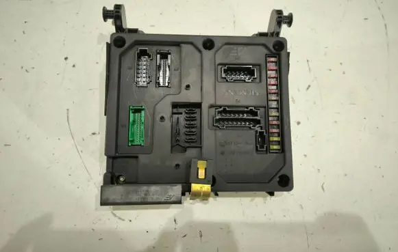 Volkswagen Sharan Fuse module S108151001
