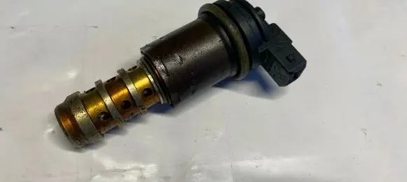 BMW 7 E65 E66 Camshaft vanos timing valve 170732309