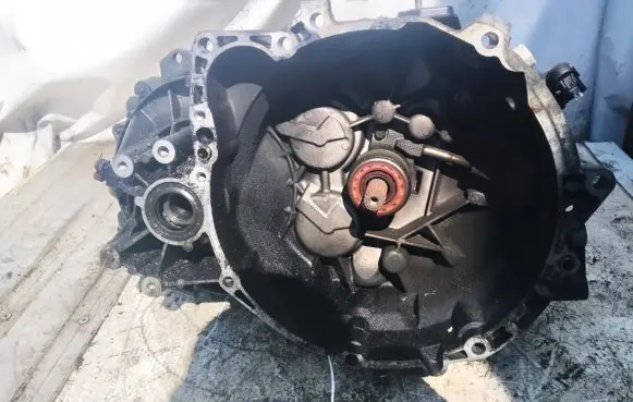 Mitsubishi Space Star Manual 5 speed gearbox 1023765