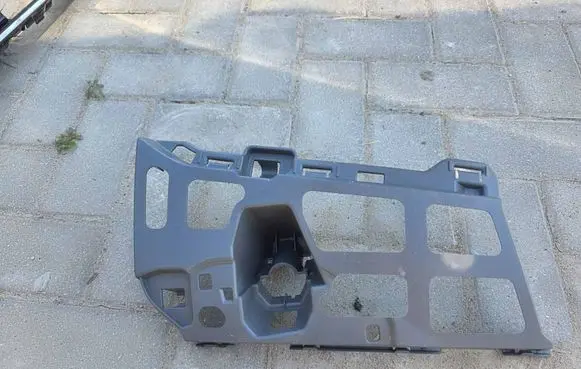 Skoda Octavia Mk3 (5E) Front bumper mounting bracket 5E3807056