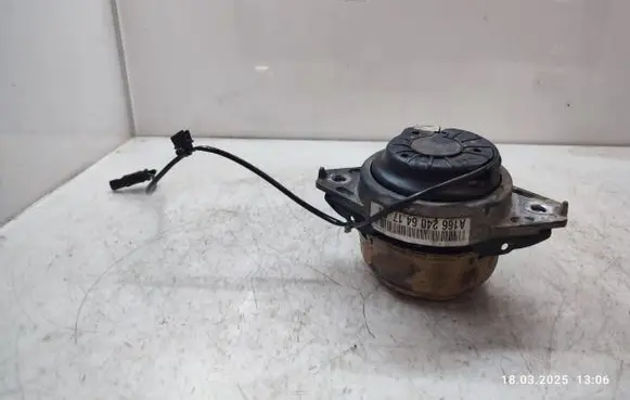 Mercedes-Benz ML W166 Engine mount bracket A1662406417