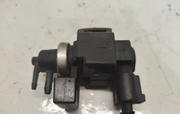 Audi A4 S4 B6 8E 8H Turbo solenoid valve 059906629A