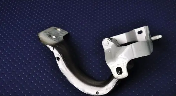 Audi Q3 8U Tailgate/trunk/boot hinge 