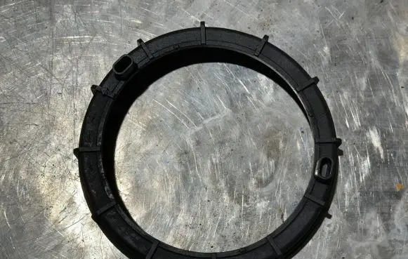 Citroen C5 In tank fuel pump screw locking ring/nut 9633283880