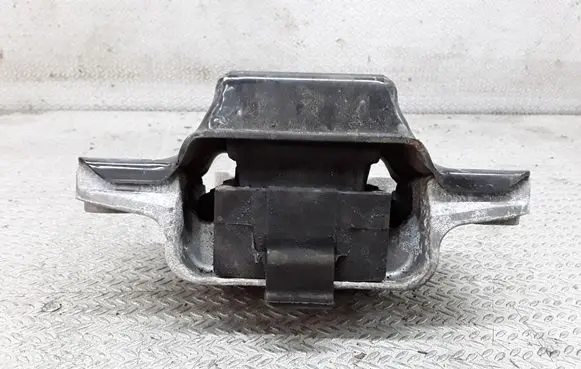 Audi A3 S3 8P Engine mount bracket