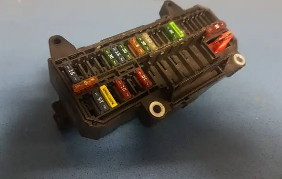 BMW 7 E65 E66 Fuse module 6900583