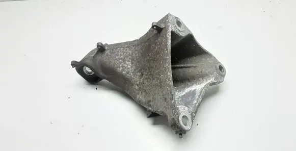 BMW 1 E82 E88 Engine mounting bracket 6764574