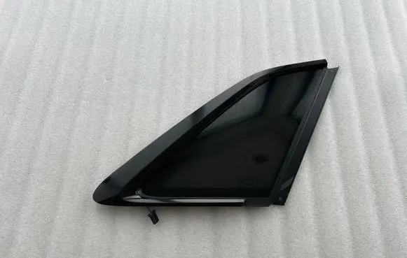 Audi Q8 Rear side window 4M8845298H A011404 M21421