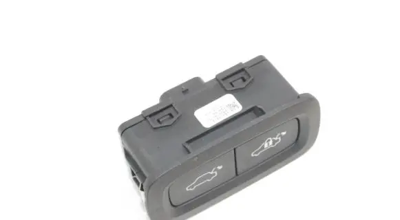Polestar 2 Tailgate/boot open switch button 31674801