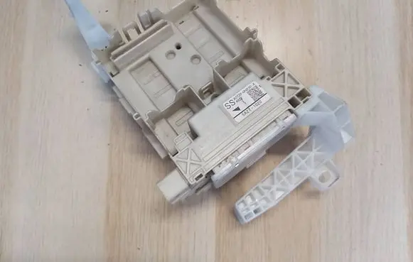 Peugeot 108 Fuse box set 827300H030A