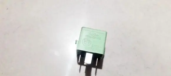 BMW 5 E39 Other relay 61368373700 v23134-k59-x312