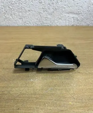 Mercedes-Benz E W124 Front door interior handle 1247600561 F3865