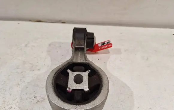 Renault Trafic III (X82) Engine mount vacuum valve 8200404271