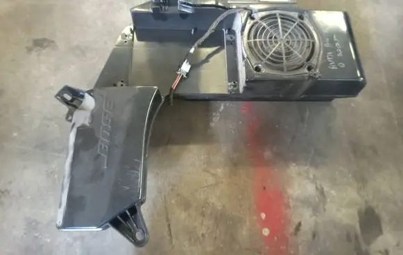 Audi A4 S4 B7 8E 8H Subwoofer speaker 8E9035382C