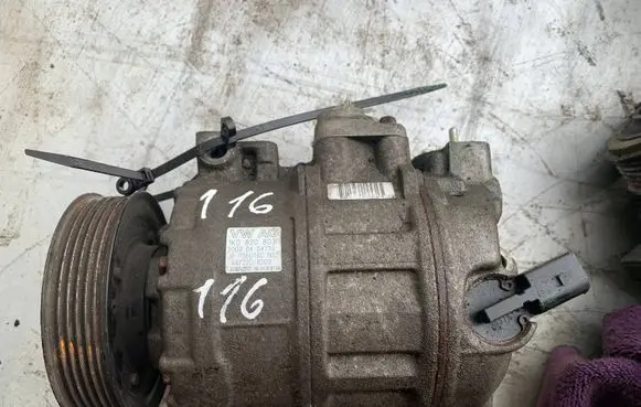 Volkswagen Golf V Air conditioning (A/C) compressor (pump) 1K0820803F