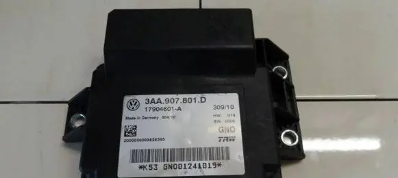 Volkswagen Sharan Hand brake control module 3AA907801D