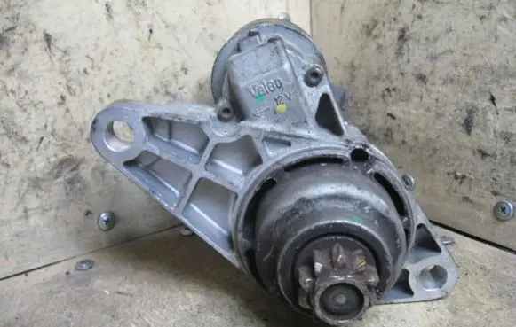 Volkswagen Golf V Starter motor 02T911023S 16I16V