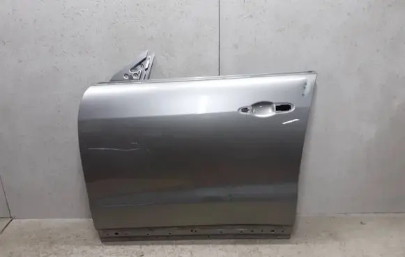 Maserati Levante Front door