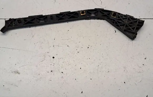 Toyota Prius (NHW20) Rear bumper mounting bracket 5257647011