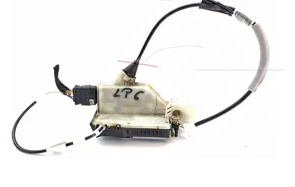 Peugeot 208 I Front door lock 9812500880