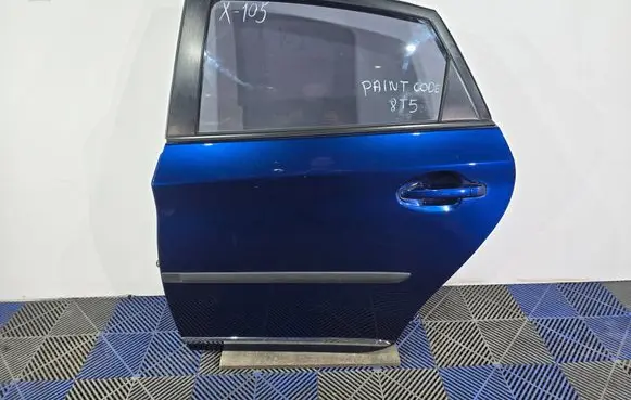 Toyota Prius (XW30) Rear door PAINTCODE8T5