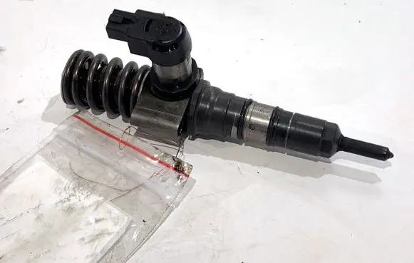 Audi A4 S4 B7 8E 8H Fuel injector 03G130073T