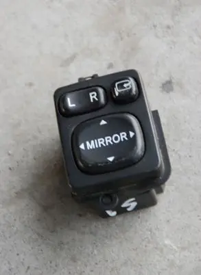 Lexus IS 220D-250-350 Wing mirror switch 200KM