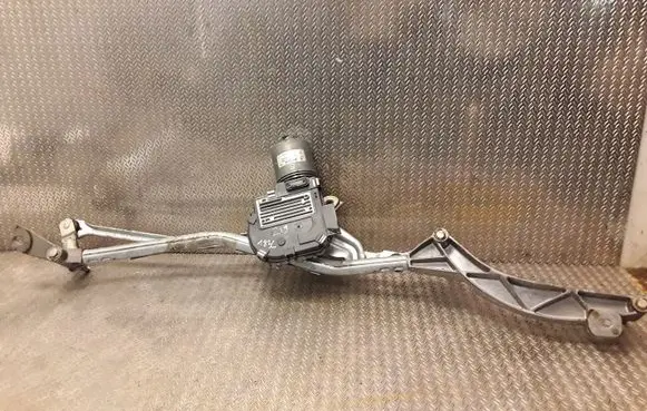 Mercedes-Benz CLS C219 Front wiper linkage and motor 2118200942 A2118200942