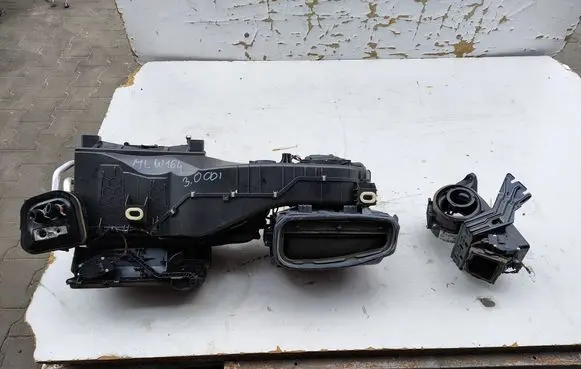 Mercedes-Benz ML W164 Interior heater climate box assembly housing A1648300003