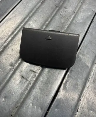 BMW 7 E65 E66 Front tow hook cap/cover 8223210