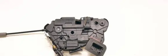 Volkswagen Golf VII Front door lock 5K1837015E