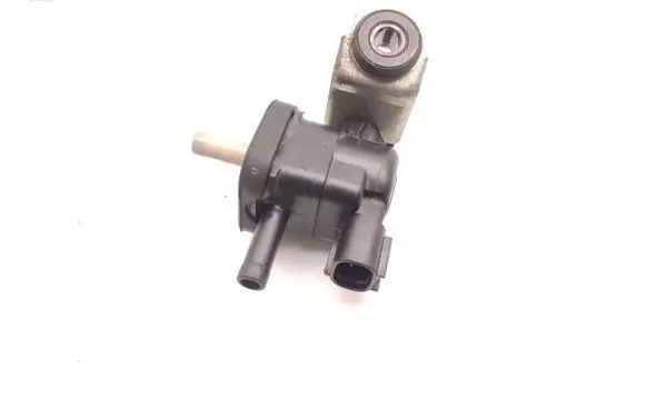 Lexus LS 460 - 600H Valve vacuum 9091012276 1303165 1362007010
