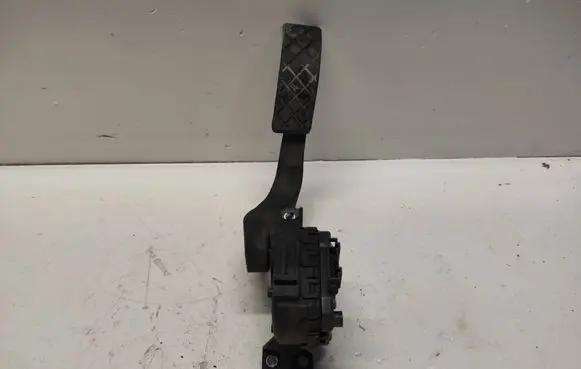 Audi A4 S4 B6 8E 8H Accelerator throttle pedal 8E1723523F 6PV00837000