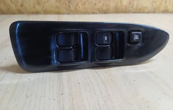 Mitsubishi Lancer Electric window control switch MN124992XAX MR587878 C8DD365M