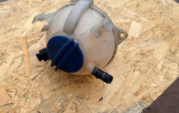 Audi A4 S4 B7 8E 8H Coolant expansion tank/reservoir 1K0121407A