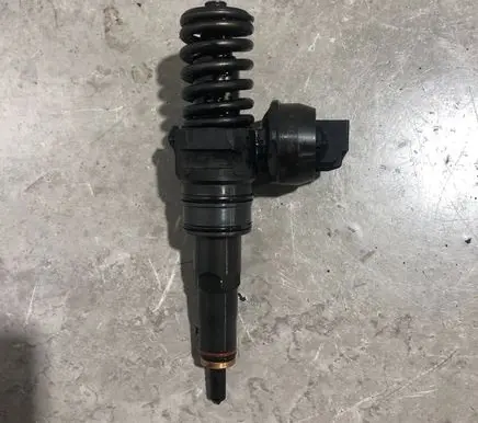 Audi A4 S4 B7 8E 8H Fuel injector 038130073BJ 0414720229