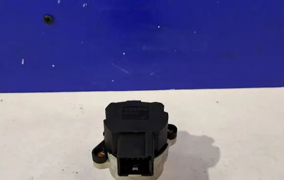 Volvo S60 Ignition lock 8645228