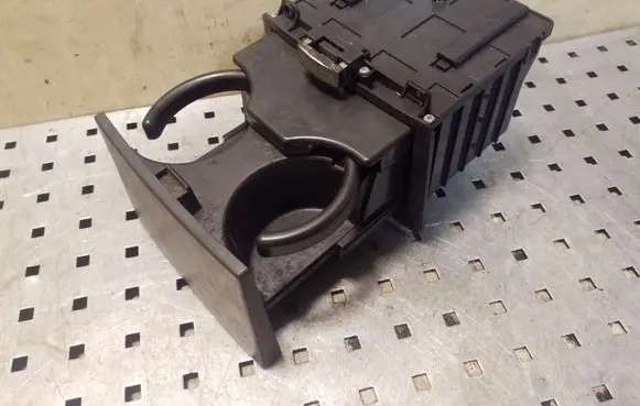 Chevrolet Captiva Cup holder 