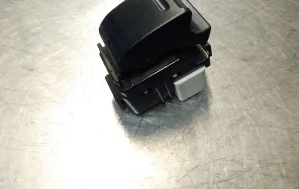 Toyota Prius (XW20) Electric window control switch