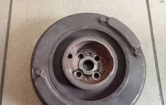 Volkswagen II LT Crankshaft pulley 000