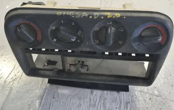 Opel Omega B2 Climate control unit 90437439