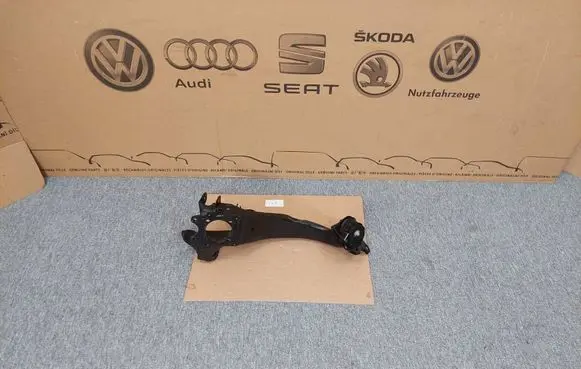 Mini One - Cooper F56 F55 Rear wheel hub 6851576